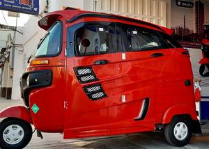 รถสามล้อไฟฟ้า NUEVA MOTOTAXI TORITO BAJAJ RE CROM Z 2025 รุ่น 250 ซีซี 4 จังหวะ 1000 วัตต์ รับน้ำหนักได้ 500 กิโลกรัม - Product Image 4