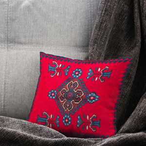 Funda de Almohada con Estampado Kilim Vintage: Decoración Turca Hecha a Mano para el Hogar, Solo Funda - Product Image 2