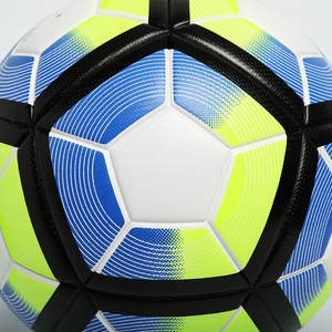 Ballons de football hybrides personnalisés de haute qualité professionnels pakistanais matériau Pu cousu à la main Construction collée à la chaleur personnalisée - Product Image 5