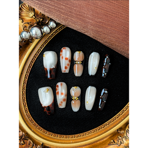 Ongles à presser Leopard Luxe, élégants autocollants pour ongles avec un design léopard stylé - Product Image 1