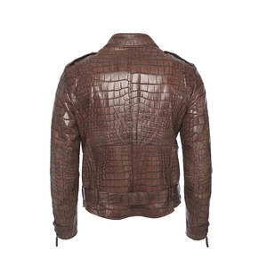 Veste en cuir classique gaufré pour femmes - Design respirant en tricot écologique avec une coupe moderne et une texture intemporelle - Product Image 2