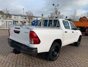 Hilux FWD d'occasion 2022-2023, sièges en cuir blancs, automatique, 5 places, phares LED, régulateur de vitesse, caméra de recul 360°, Japon - Product Image 4