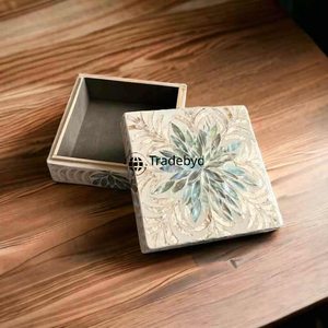 Caja de joyería con incrustaciones de hueso de inspiración tribal Diseño interior rústico y bohemio de Tradebyd - Product Image 3