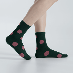 Chaussettes en coton respirantes pour femmes - Motif à pois Design de couleur unique Chaussettes décontractées coréennes pour un usage quotidien - Product Image 3