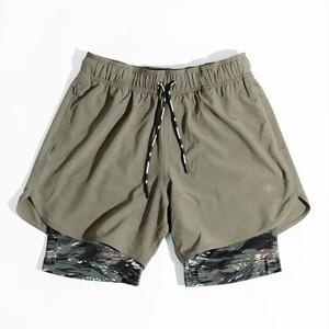Pantalones cortos cargo transpirables personalizados | Lienzo apto para el estilo de vida activo de los hombres - Product Image 3
