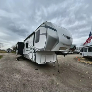 Roulotte de camping en aluminium Keystone A-v-a-l-a-n-c-h-e 372MB d'occasion 2022 pour l'extérieur - Product Image 1