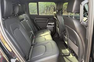 Land Rover Defender 110 2023, 4x4, Automático, Techo Panorámico, Bajo Kilometraje, Listo para Enviar - Product Image 5