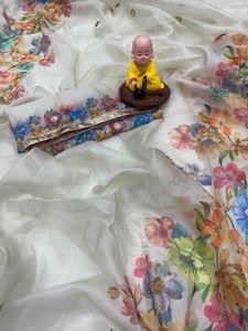 Adoptez la finesse traditionnelle avec un sari en tissu de soie organza doux et lourd avec une pièce de chemisier à point de couture pour femmes ou filles - Product Image 2