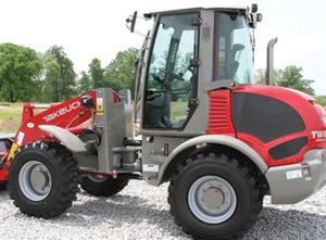 รถตักล้อยาง Takeuchi TW60C2HS ระดับความน่าเชื่อถือสูงสุด พร้อมห้องโดยสารแบบปิดที่สะดวกสบาย โดดเด่นด้วยมอเตอร์หลักและส่วนประกอบ PLC - Product Image 3