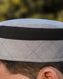 หมวกมุสลิมสวดมนต์เย็บอย่างมีสไตล์พร้อมสวมใส่สบายและการออกแบบที่หรูหราสำหรับชุดกีฬาลำลองและการใช้งานทางศาสนาในชีวิตประจำวัน - Product Image 5