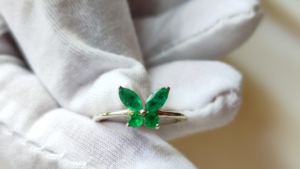 Anillos de boda con diseño de mosca de mantequilla de piedras preciosas Esmeralda verde zambiano de lujo de Plata de Ley 925 para ella - Product Image 2