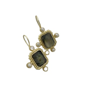 Boucles d'oreilles en coquillage plaqué or et pierre Labradorite Bijoux de mode artisanaux avec fil d'oreille pour les mariages et les fêtes - Product Image 1