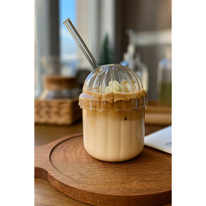Taza de Moca Moderna de Vidrio Borosilicato Transparente de 450 ml con Tapa y Pajita, Apta para Lavavajillas - Product Image 1