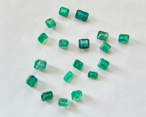 Piedra preciosa Esmeralda hecha a mano corte facetado fabricación de joyas y hallazgos accesorios componentes piedra suelta - Product Image 1