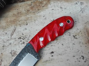 Cuchillo desollador de acero al carbono personalizado hecho a mano, mango de madera pakka y Funda de cuero compatible con OEM - Product Image 4