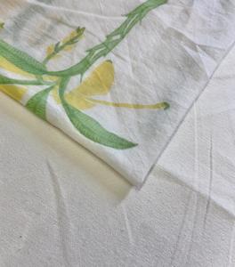 Tela de Algodón Estampada a Mano con Palmeras Tropicales, Diseño Minimalista Inspirado en la Naturaleza - Product Image 2