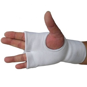 Mitaines de karaté élastiques personnalisées de haute qualité pour l'entraînement au karaté - Product Image 2