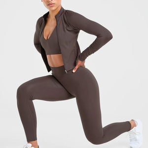 Ensemble de yoga léger et confortable réversible pour femmes grandes tailles, directement de l'usine, dernier style, prix bas, votre propre design, faible MOQ - Product Image 5