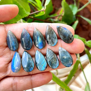 Lote al por mayor de labradorita azul natural brillante, piedra preciosa suelta de 10x20 mm, forma de pera, cabujón liso pulido y calibrado - Product Image 5