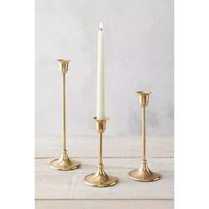 Bougeoir en laiton de qualité supérieure avec des motifs complexes faits à la main et un attrait antique pour les planificateurs de mariage designers d'intérieur - Product Image 3