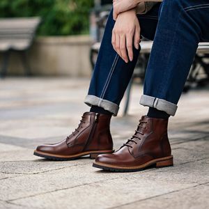 Bottines mi-mollet en cuir givré marron tendance avec boucle et design léger pour l'hiver et les soirées - Product Image 1