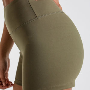 กางเกงขาสั้นเล่นยิมของผู้หญิงผ้าโพลีเอสเตอร์คุณภาพสูงแห้งเร็วระบายอากาศมีกระเป๋า - Product Image 3