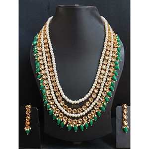 Ensemble de bijoux fins Kundan et perles, long collier avec perles vertes et boucles d'oreilles - Product Image 3