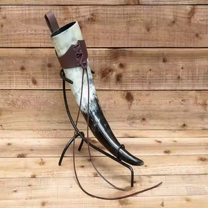 Corne à boire viking de qualité supérieure, écologique, faite à la main en corne de buffle, avec support en fer, style moderne, tasse à bière anti-fuite Saniya - Product Image 5