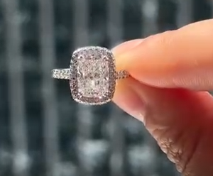 Exquisitos anillos de diamantes con ajuste de laboratorio de dos pisos en cojín alargado de oro de 10K y 18K ¡Felicidades a nuestros clientes recién comprometidos! - Product Image 2