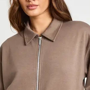 Sweat-shirt pour femmes de haute qualité en gros pour les acheteurs en gros avec des poches cargo pour plus de confort et un logo personnalisable 2026 - Product Image 2