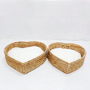 Artex Dong Thap Cama Hecha A Mano En Forma De Corazón Jacinto De Agua Para Mascotas Con Cojín Para Gatos Pequeños Y Perros Ecológico Vietnam - Product Image 3