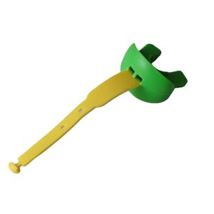 Protector Bucal de Fútbol Azul Claro con Correa Dorada o Amarilla para Protección Deportiva Infantil - Product Image 4