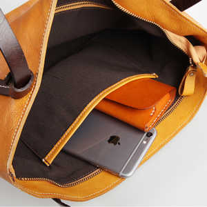 Bolso Tote Urbano de Cuero Norvyn - Product Image 3