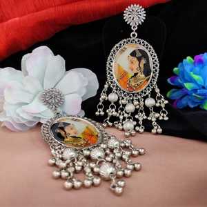 Pendientes colgantes de Reina artística de la mejor calidad Diseño oxidado en Forma de cara larga Estilo elegante exudado - Product Image 3