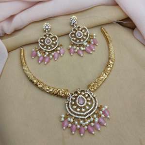 Ensemble de collier de luxe minimal CZ pour femmes bijoux en laiton léger de finition de qualité supérieure avec boucles d'oreilles pour vêtements de fête avec finition mate - Product Image 1