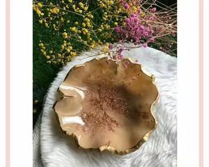 Cuenco decorativo de resina de lujo en acabado dorado, elegante bandeja central, elegante acento de Mesa para el hogar, sala de estar o decoración de eventos - Product Image 4