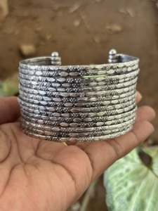 Venta increíble Brazaletes ajustables chapados en plata de moda para mujer Pulseras de diseñador apilables al por mayor hechas a mano - Product Image 3