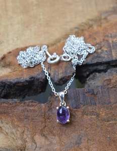 Colgante de piedra preciosa de plata de ley 925 con amatista púrpura, joyería hecha a mano con o sin cadena, regalo elegante para mujer - Product Image 1