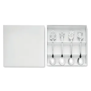 Set di 4 Cucchiaini da Tè Natalizi Personalizzati, Decorazioni e Accessori per Feste - Product Image 3