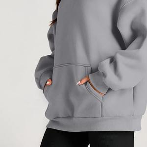Exportateur en gros de sweats à capuche oversize pour femmes, tissu velours, coupe ample, hiver, logo sur le devant, streetwear, usage quotidien - Product Image 2