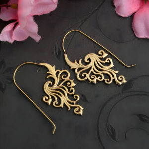 Pendientes de latón de filigrana dorada al por mayor, joyería de declaración Bohemia Vintage, Pendientes colgantes elegantes hechos a mano para mujer - Product Image 1