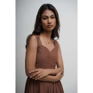 Vestido de verano casual para mujer, sin mangas, largo hasta el suelo, con corsé fruncido, diseño escalonado, cintura natural, ajuste holgado, color liso, corte en A, color marrón - Product Image 2