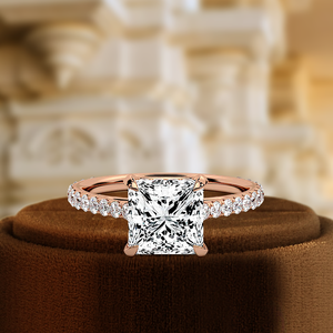 Anillo de Compromiso con Diamante Cultivado en Laboratorio de Corte Princesa de 1 Quilate, Halo Oculto, Engaste Semi-Pavé, Certificado IGI, Oro Amarillo de 14k, para Boda o Fiesta - Product Image 1