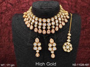 Ensemble de colliers ras du cou de bijoux Kundan de style chic plaqué or de créateur pour les fêtes - Product Image 3