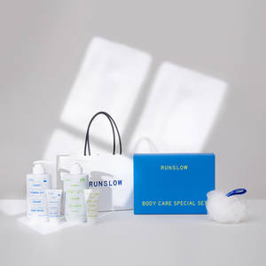 Set da Viaggio Runslow per la Cura del Corpo, 30ml Gel Doccia e Crema Idratante per l'Idratazione in Movimento - Product Image 1