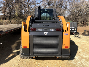 Nuevo y económico Case 95XT Track Skid TV370B Steer: Potencia compacta y confiable para sitios de trabajo versátiles - Product Image 2