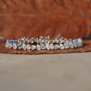 Bracelet tennis en or multi-couleurs certifié IGI, style punk, avec diamants de laboratoire multi-formes de 9,6 carats, vente en gros OEM - Product Image 2