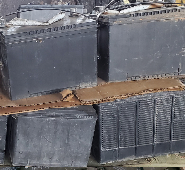 Premium Grade Lead-Acid Auto Battery Scrap (Used/Drained) with 99% Purity & 15-25% Pb Content for Wholesale