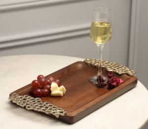 Plateau de service en verre moderne avec poignées en laiton Plateau de table rectangulaire de luxe Décoratif et écologique pour les cadeaux à la maison - Product Image 1