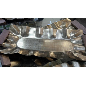 Bandeja DE SERVICIO DE METAL decorativa de mesa de gran tamaño pulido brillante con asas de madera Bandeja de bebidas y aperitivos para restaurante - Product Image 6